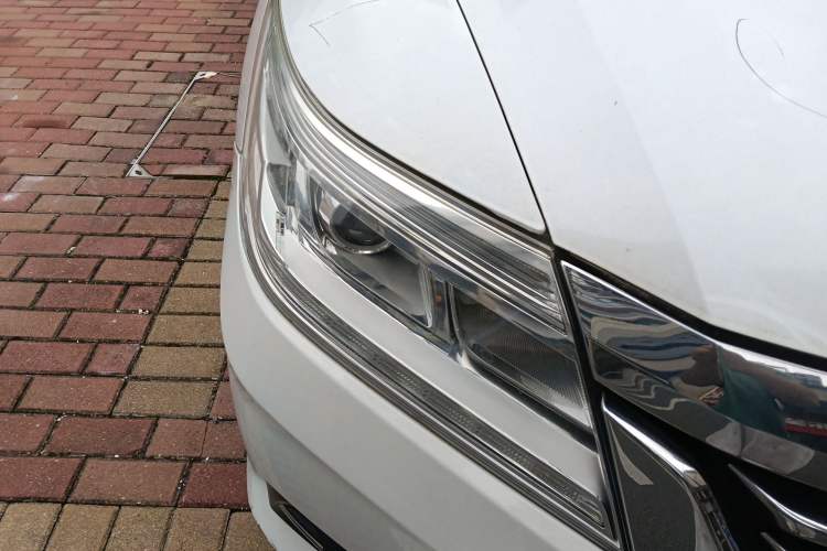 Used Honda Crider 2013 1.8L automatic comfort version Right Front Headlight