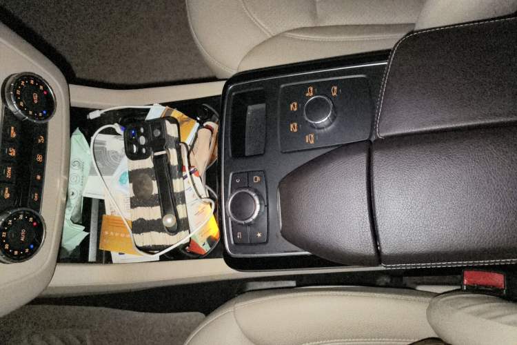 Used Mercedes-Benz GLE 2017 GLE 320 4MATIC Dynamic Model Gear Lever