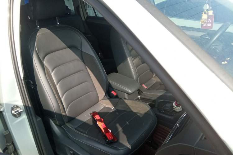 Used Volkswagen Tiguan L 2019 330TSI Automatic Two-Wheel Drive Panoramic Comfort Edition China VI Standard
