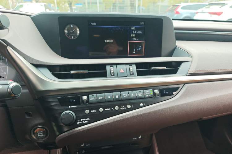 Used Lexus ES 2020 200 Excellence Edition Audio And AC Panel