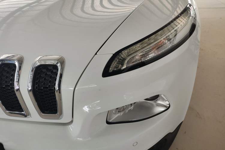 Used Jeep Cherokee 2016 2.0L Superior Edition