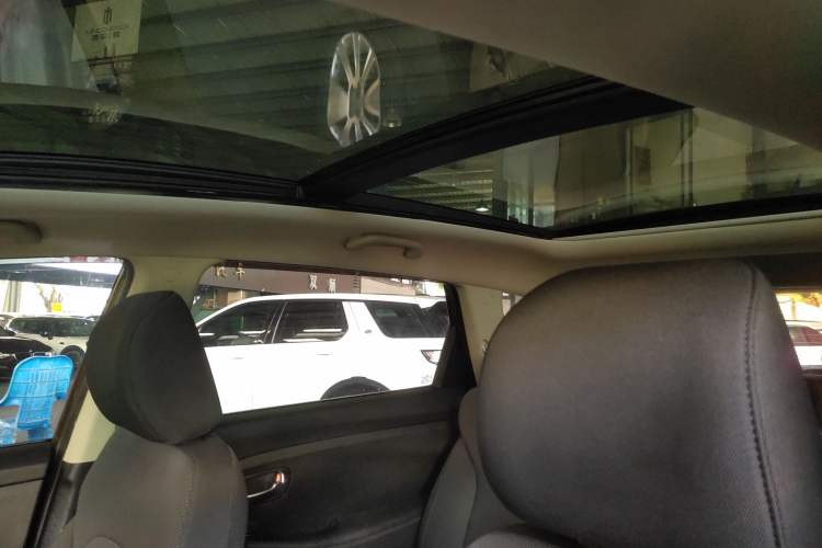 Used Kia Carens 2013 2.0L 7-Seater Automatic Standard Version China IV Standard
