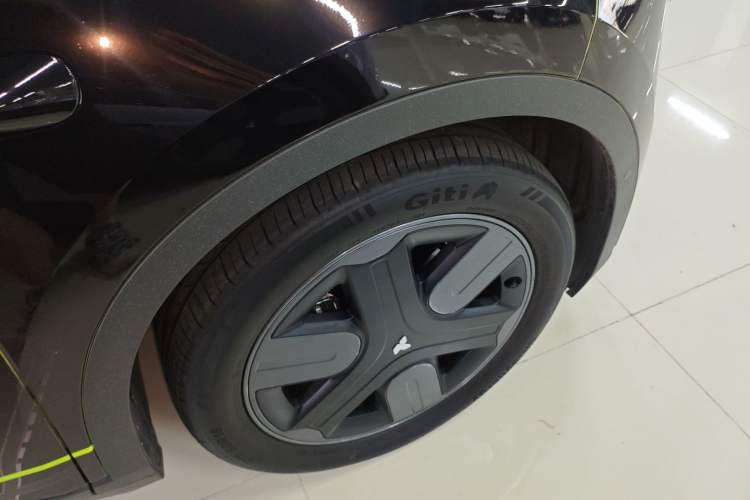 Used firefly 2025 Free Edition
