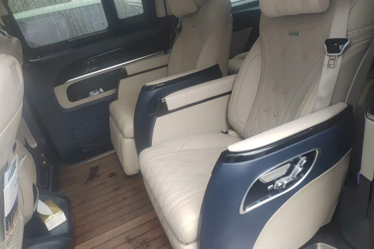 Used Mercedes-Benz V-Class 2018 V 260 Avantgarde Edition China VI