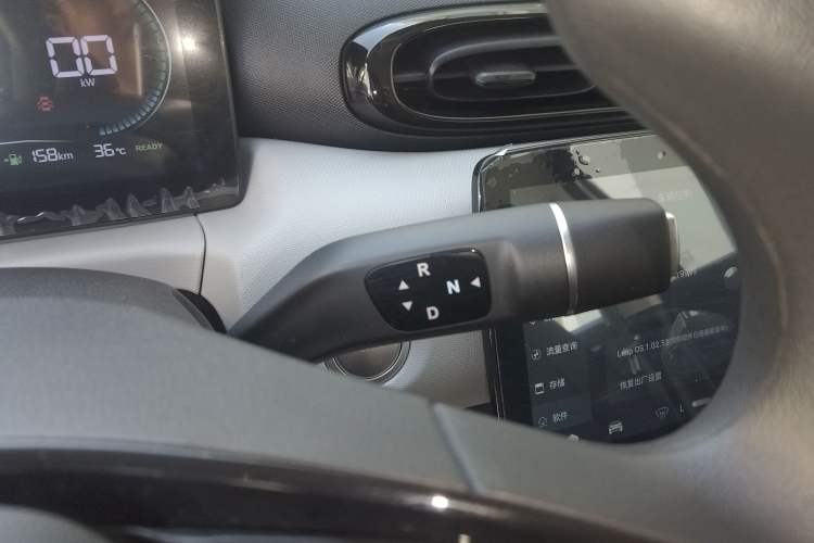 Used Leapmotor T03 2022 Agate Edition Gear Lever