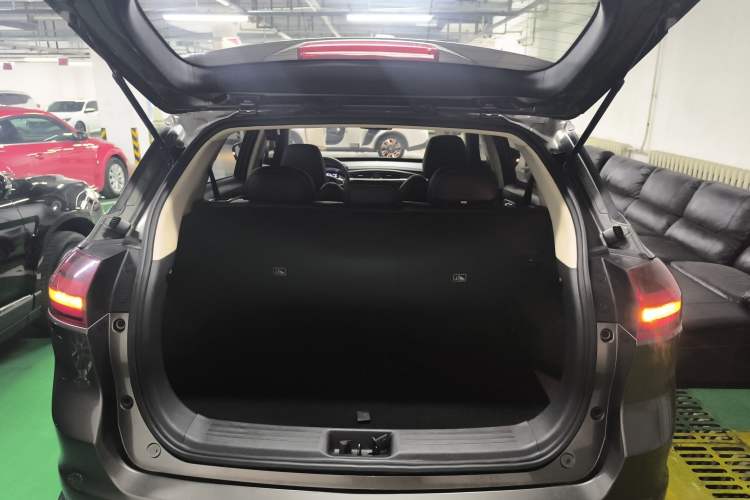 Used Geely Auto Emgrand X7 Sport 2021 Million Edition 1.8TD DCT Two-Wheel Drive Comfort Model