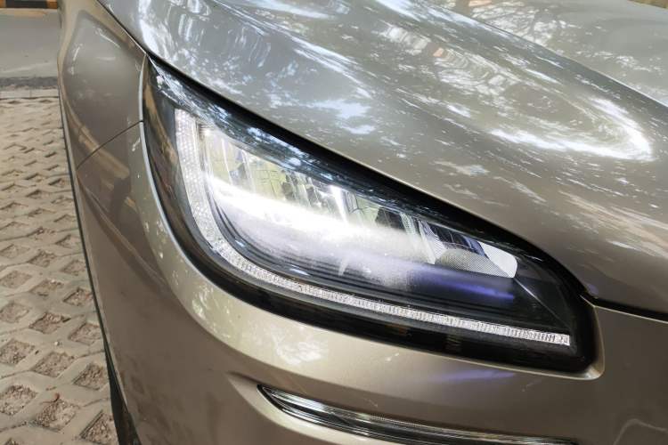 Used Lincoln Corsair 2021 2.0T Two-Wheel-Drive Luxury Edition
