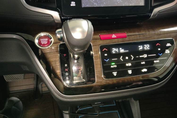 Used Honda Odyssey 2017 2.4L Smart Edition Gear Lever