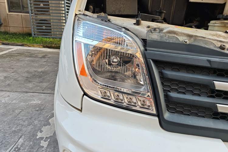 Used SAIC MAXUS Xintu V80 2021 2.0T Manual Classic Aoyuntong Short Wheelbase Ultra-Low Roof 5/6-Seater