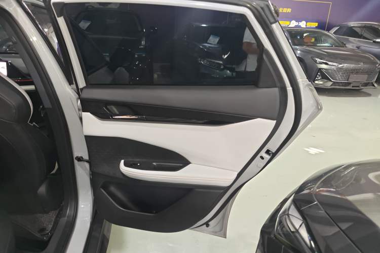 Used Changan UNI-V iDD 2024 Blue Whale Smart Electric iDD 136km Luxury Model