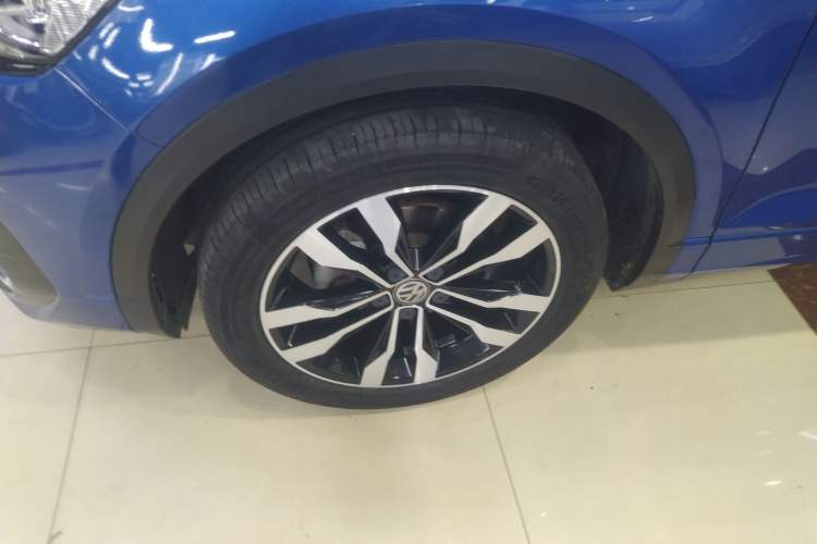 Used Volkswagen T-ROC 2020 280TSI DSG Two-Wheel Drive R-Line Pro
