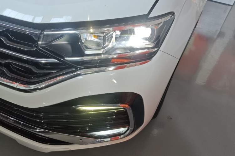 Used Volkswagen Tayron X 2020 330TSI Two-Wheel Drive Luxury Smart Connectivity Version
