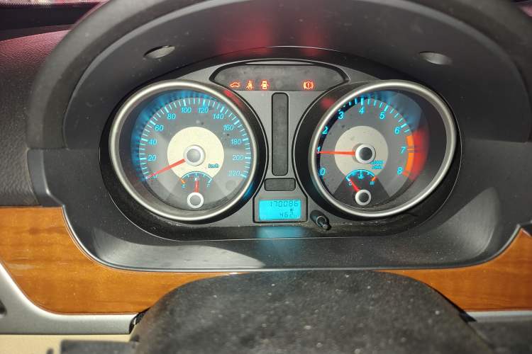 Used Buick Excelle 2013 1.5L Manual Luxury Model Instrument Cluster