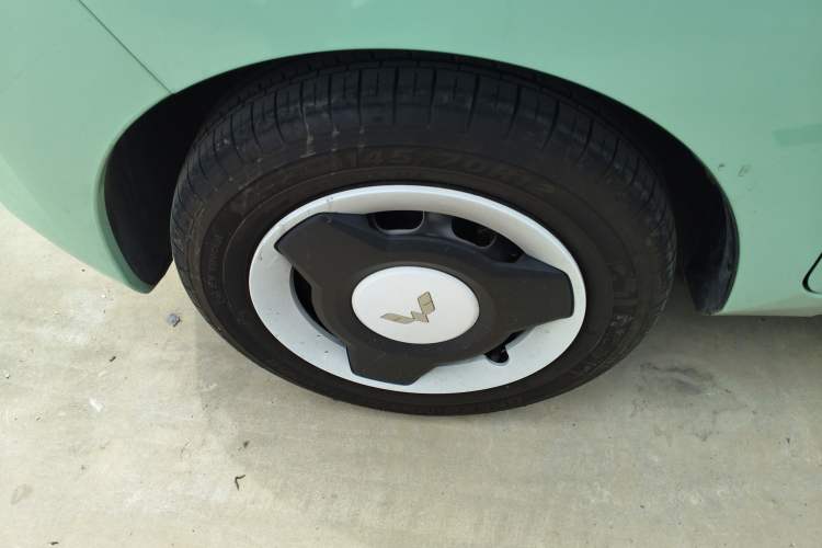 Used Wuling Hongguang MINIEV 2022 Macaron Premium Model – Lithium Iron Phosphate Left Front Wheel Hub