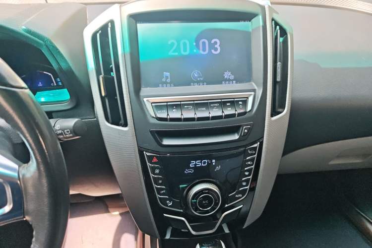 Used Luxgen U6 SUV 2014 1.8T Fashion Edition
