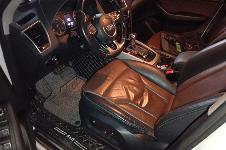 Used Audi Q5 2017 40 TFSI Ambition Edition Driver Seat