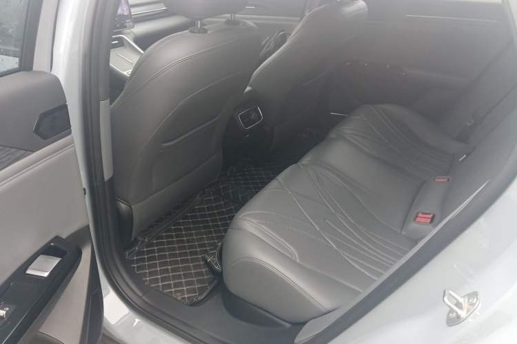 Used Geely Galaxy L6 2025 EM-i 140km Explorer+ Edition
