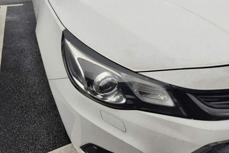 Used Chevrolet Malibu 2016 2.4L Automatic Luxury Edition Right Front Headlight