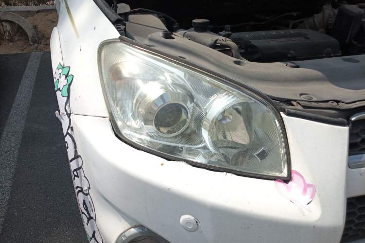 Used Toyota RAV4 2011 2.4L Automatic 4x4 Luxury Edition Right Front Headlight