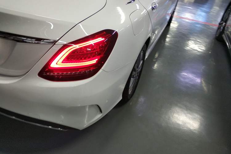 Used Mercedes-Benz C-Class 2021 C 200 L Fashion Edition Sport Version Right Rear Taillight