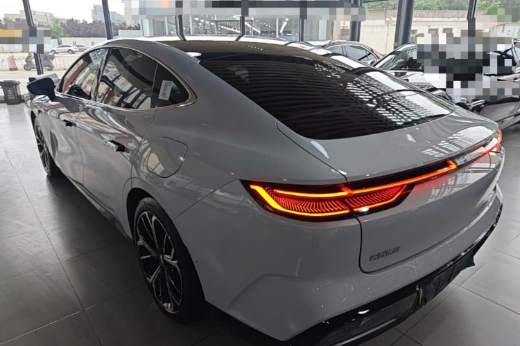 Used Geely Galaxy E8 2025 700 km Long-Range Intelligent Driving Version