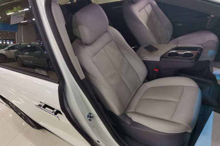 Used Buick GL8 2025 Lu Zun Deluxe Edition Right Front Seat