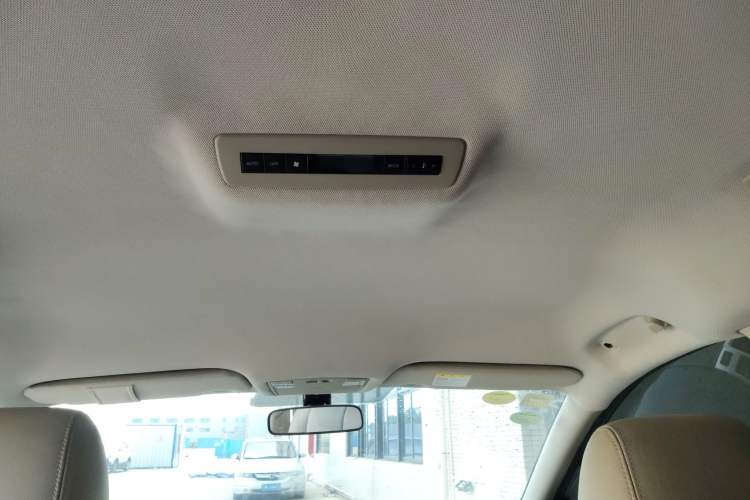 Used Mazda Mazda 8 2013 2.5L Elite Edition
