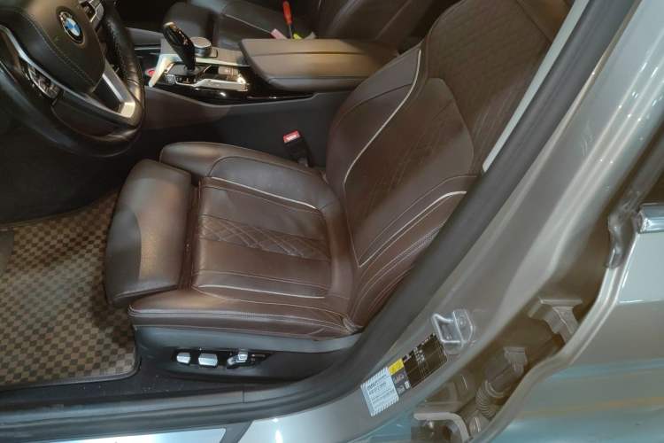 Used BMW 5 Series New Energy 2019 Updated 530Le Pioneer Edition
