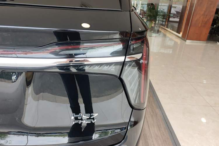 Used Hongqi HS7 PHEV 2024 2.0T PHEV Four-Wheel Drive Flagship Edition 6 Seats