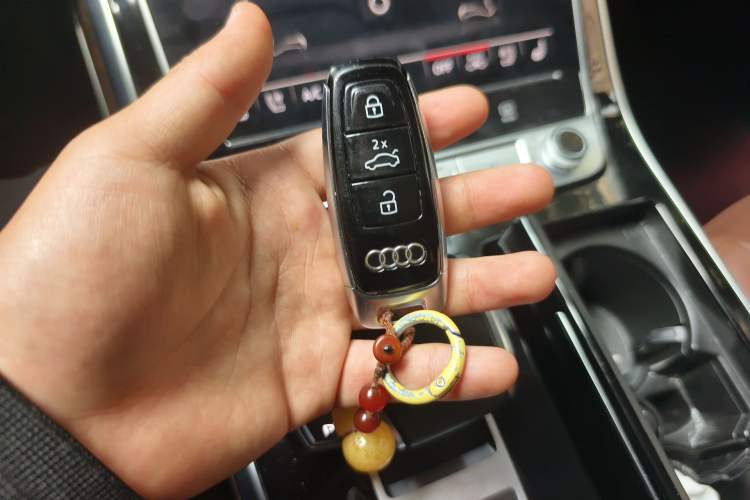 Used Audi Q7 2023 55 TFSI quattro S line Sport Edition Vehicle Key