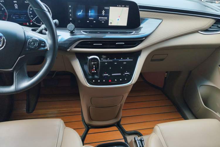 Used Buick GL8 2021 ES Land Cruiser 653T Luxury Edition Audio And AC Panel