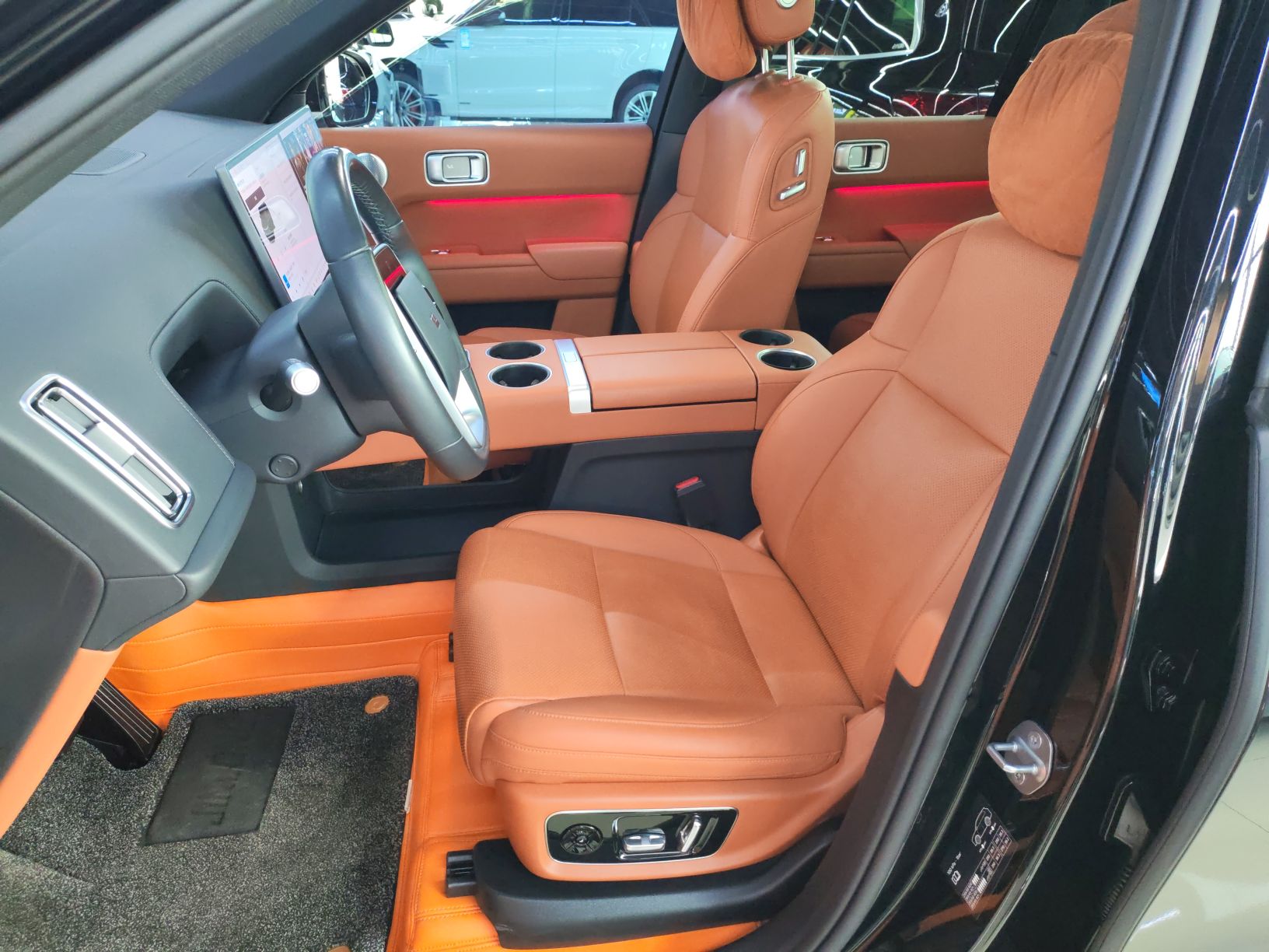 Переднее сиденье в автомобиле