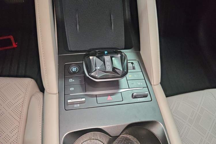 Used BYD Yuan UP 2024 301KM Leading Edition