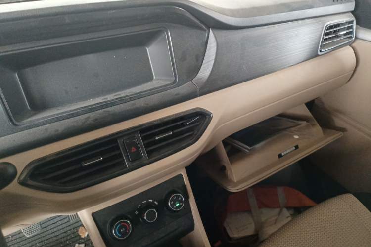 Used CHANGAN KUAYUE Xing V3 2023 1.3L Gasoline Standard Version 2-Seater Van Audio And AC Panel