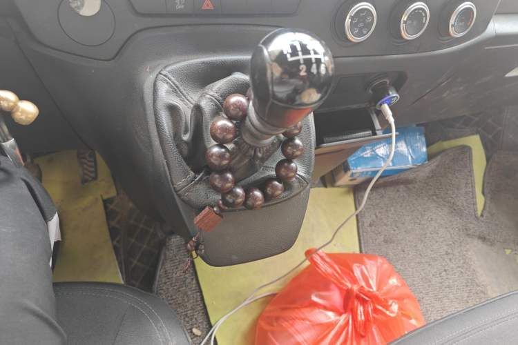 Used JMC Fushun 2022 2.0T Manual Multi-Function Passenger Vehicle Mid-Range High Roof 6-7 Seats Gear Lever