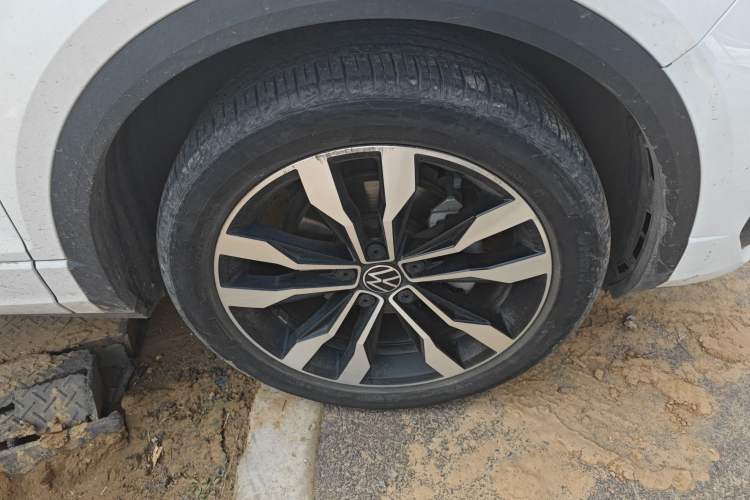 Used Volkswagen T-ROC 2022 280TSI DSG Two-Wheel Drive R-Line Pro PLUS
