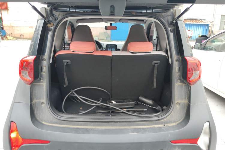 Used Chery Little Ant 2022 Sweet Pink Edition Half-Sugar Version Lithium Iron Phosphate 29.2 kWh 30 kW 301 km