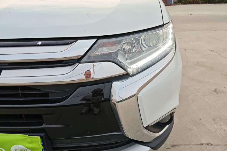 Used Mitsubishi Outlander 2018 2.0L Two-Wheel Drive Glory Edition 5 Seats Left Front Headlight