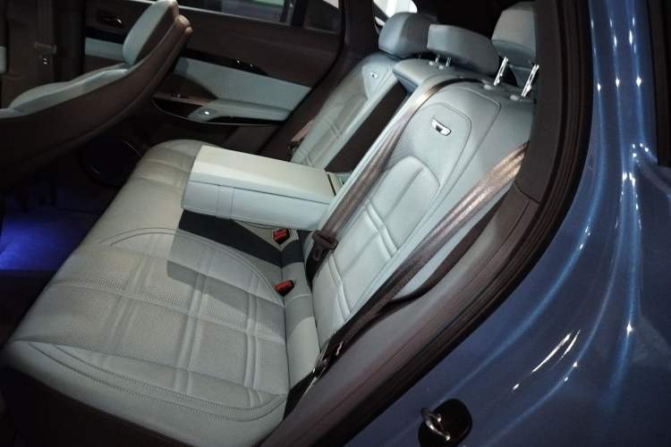 Used Hongqi Tiangong 08 2025 680 Ultra Four-Wheel-Drive Version Left Rear Seat