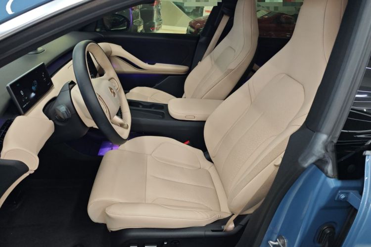 Used Nio ET5 2022 75 kWh Left Front Seat