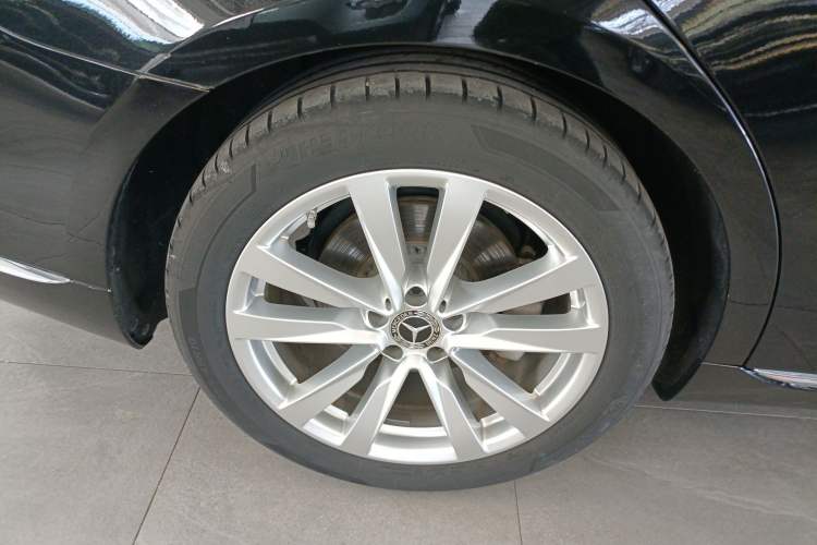 Used Mercedes-Benz S-Class 2022 Revised S 400 L Business Version Right Rear Wheel Hub