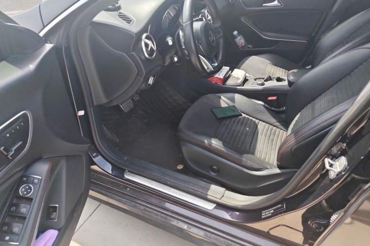 Used Mercedes-Benz CLA 2015 CLA 220 4MATIC
