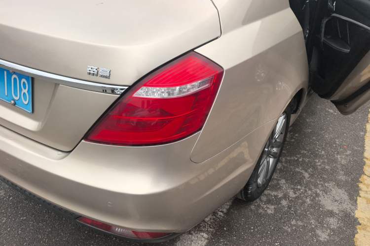 Used Geely Auto Emgrand 2017 Sedan Million Edition 1.3T Manual Top-Grade Version
