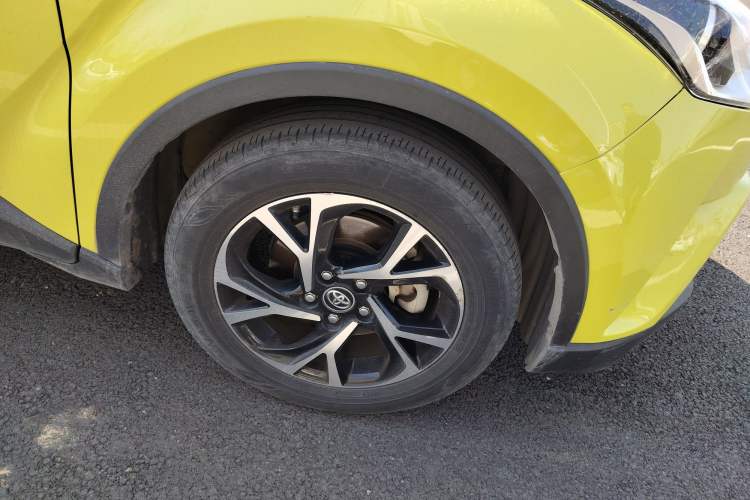 Used Toyota C-HR 2018 2.0L Leading with Sunroof China V Standard