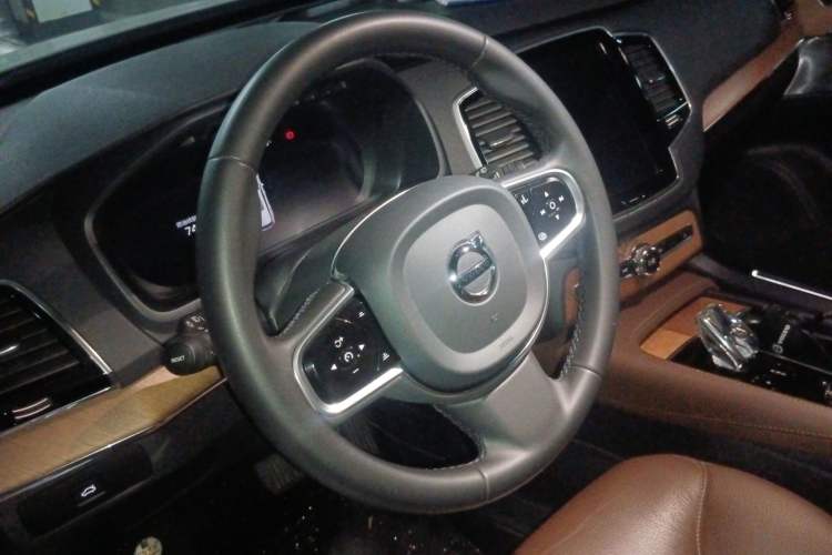 Used Volvo XC90 2023 B6 Zhiya Luxury 7-Seater