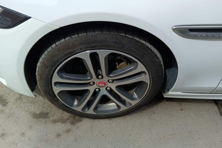 Used Jaguar XEL 2021 2.0T 250 PS R-DYNAMIC S Advanced Sport Edition Left Front Wheel Hub