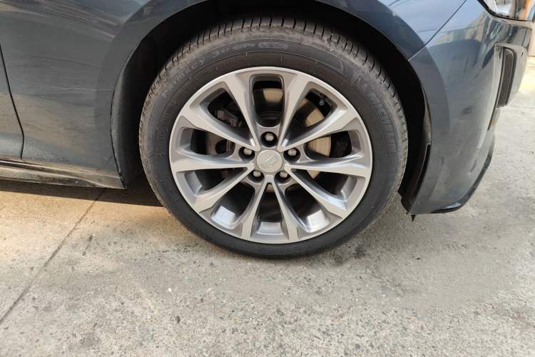 Used Cadillac CT5 2020 Updated 28T Leading Sporty Version Right Front Wheel Hub