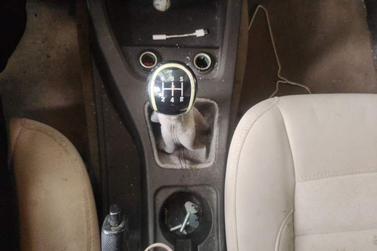 Used Wuling Hongguang 2015 1.5L S Base Model China IV Gear Lever