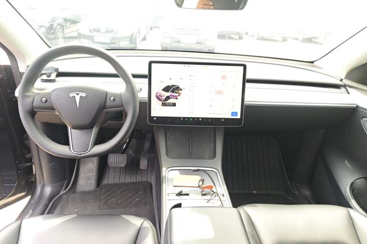 Used Tesla Model Y 2024 Rear-Wheel-Drive Version Center Console