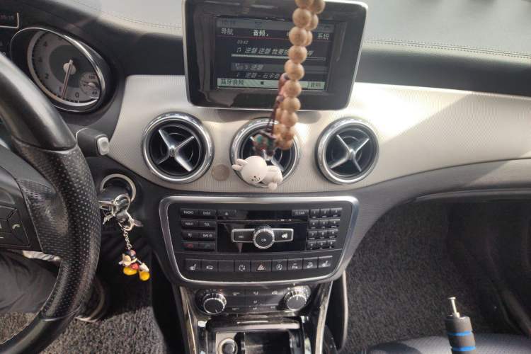 Used Mercedes-Benz GLA 2015 GLA 220 4MATIC Fashion Model Audio And AC Panel